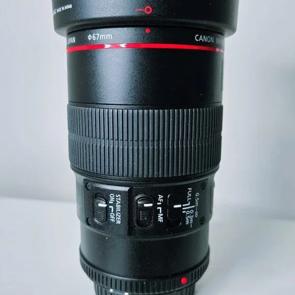 Canon EF 100mm  f/2.8L Macro IS USM Lens with Lens case & Lens hood - Picture 5 of 11